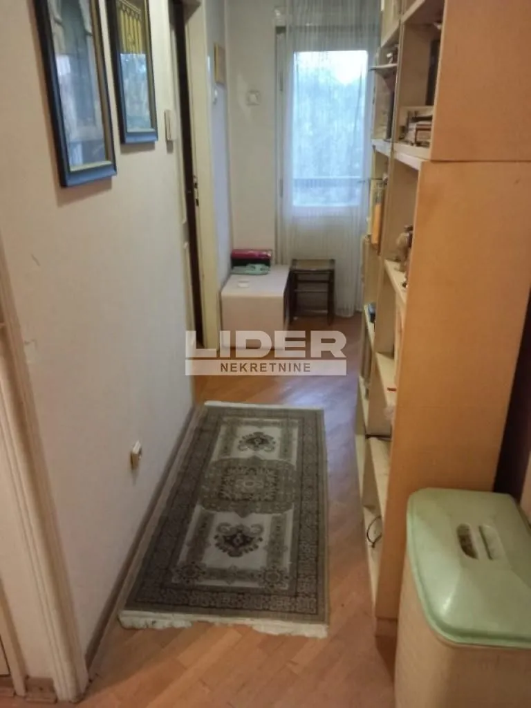 Prodaja, kuća, 240m², Zvezdara Sve Podlokacije, Beograd