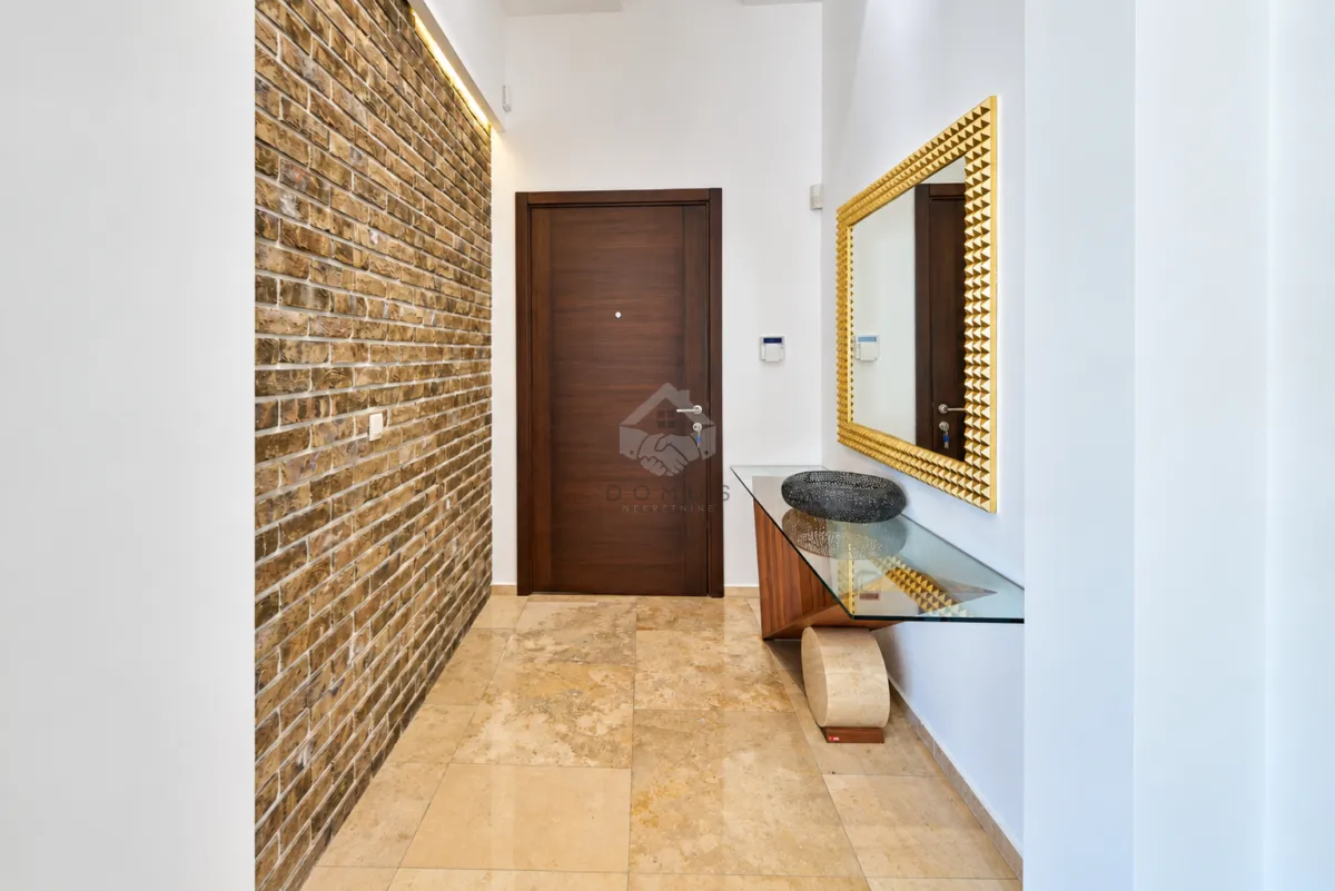 Prodaja, trosoban stan, 218m², Budva, Crna Gora