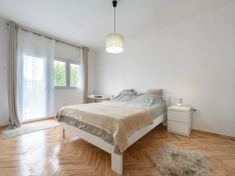 Izdavanje, kuća, 100m², Dalmatinska ulica, Podgorica - image 13