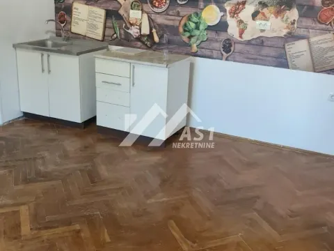 Izdavanje, dvosoban stan, 47m², Detelinara, Novi Sad Sve Podlokacije