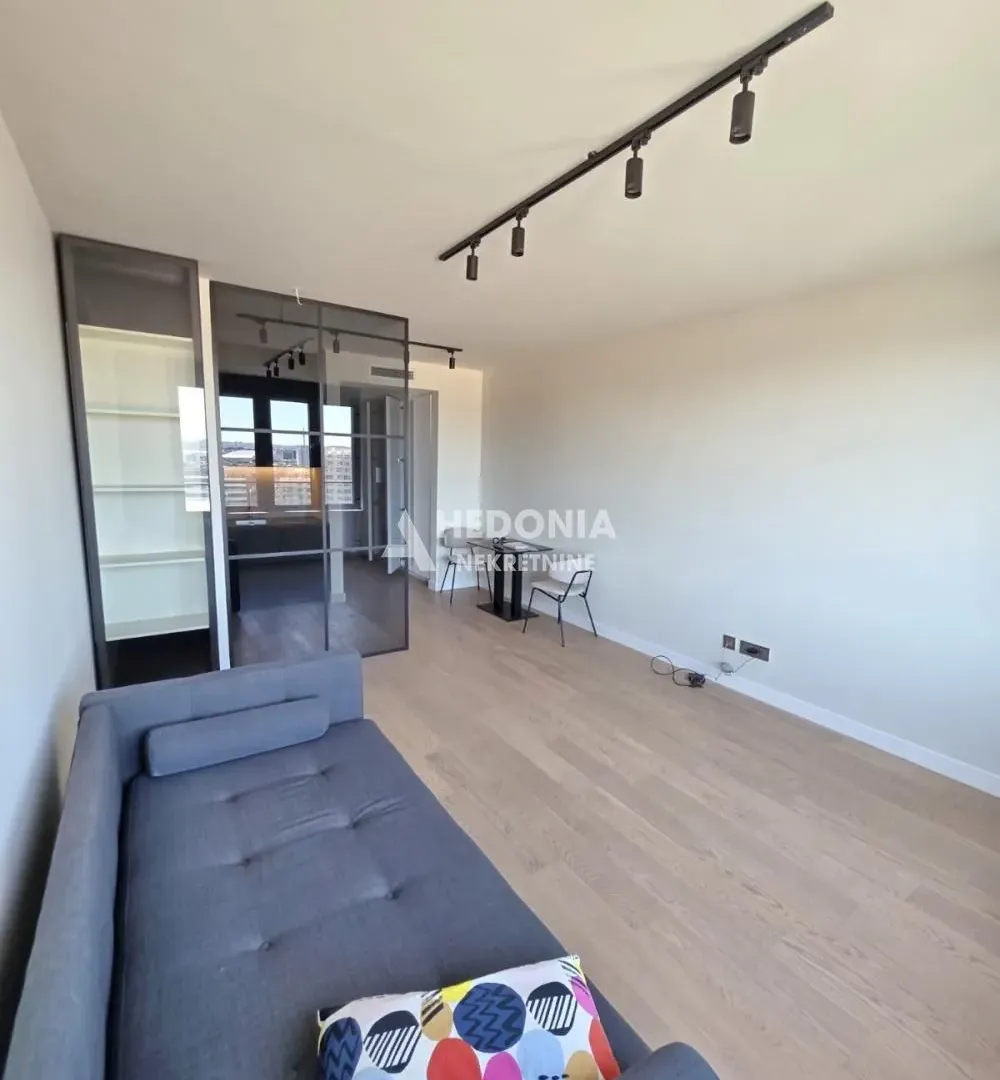 Prodaja, dvosoban stan, 33m², Novi Beograd Blok 65, Novi Beograd Sve Podlokacije