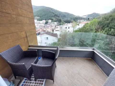 Rent, one bedroom apartment, 43m², Budva, Crna Gora - image 11
