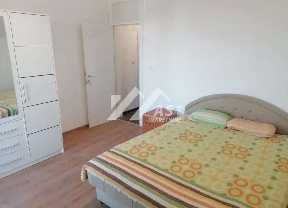 Izdavanje, jednosoban stan, 33m², Široka dolina, Petrovaradin