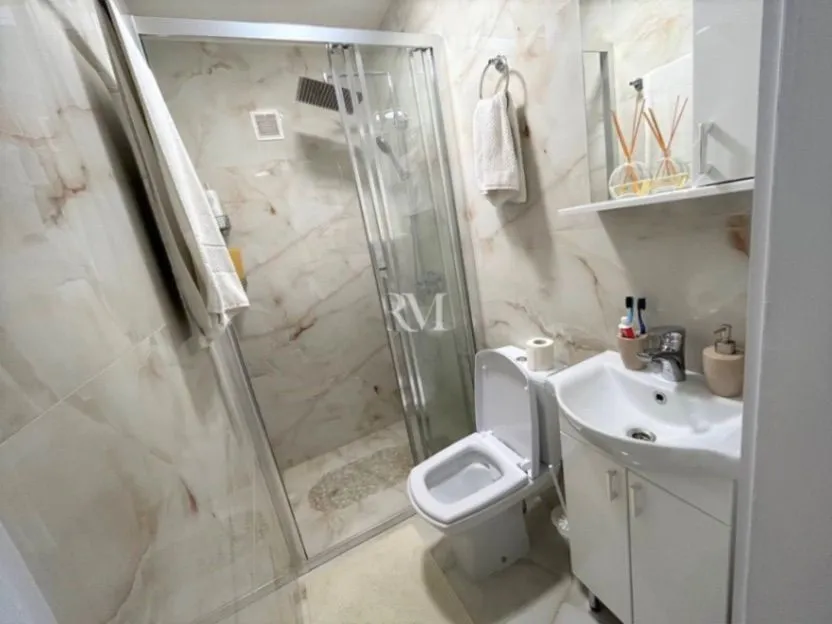 Prodaja, dvosoban stan, 61m², Centar, Tivat