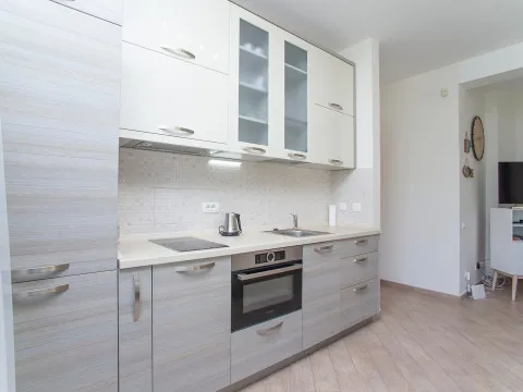 Prodaja, dvosoban stan, 65m², Dobrota, Kotor - image 9