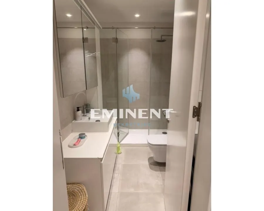 Izdavanje, trosoban stan, 103m², Stari Grad, Beograd