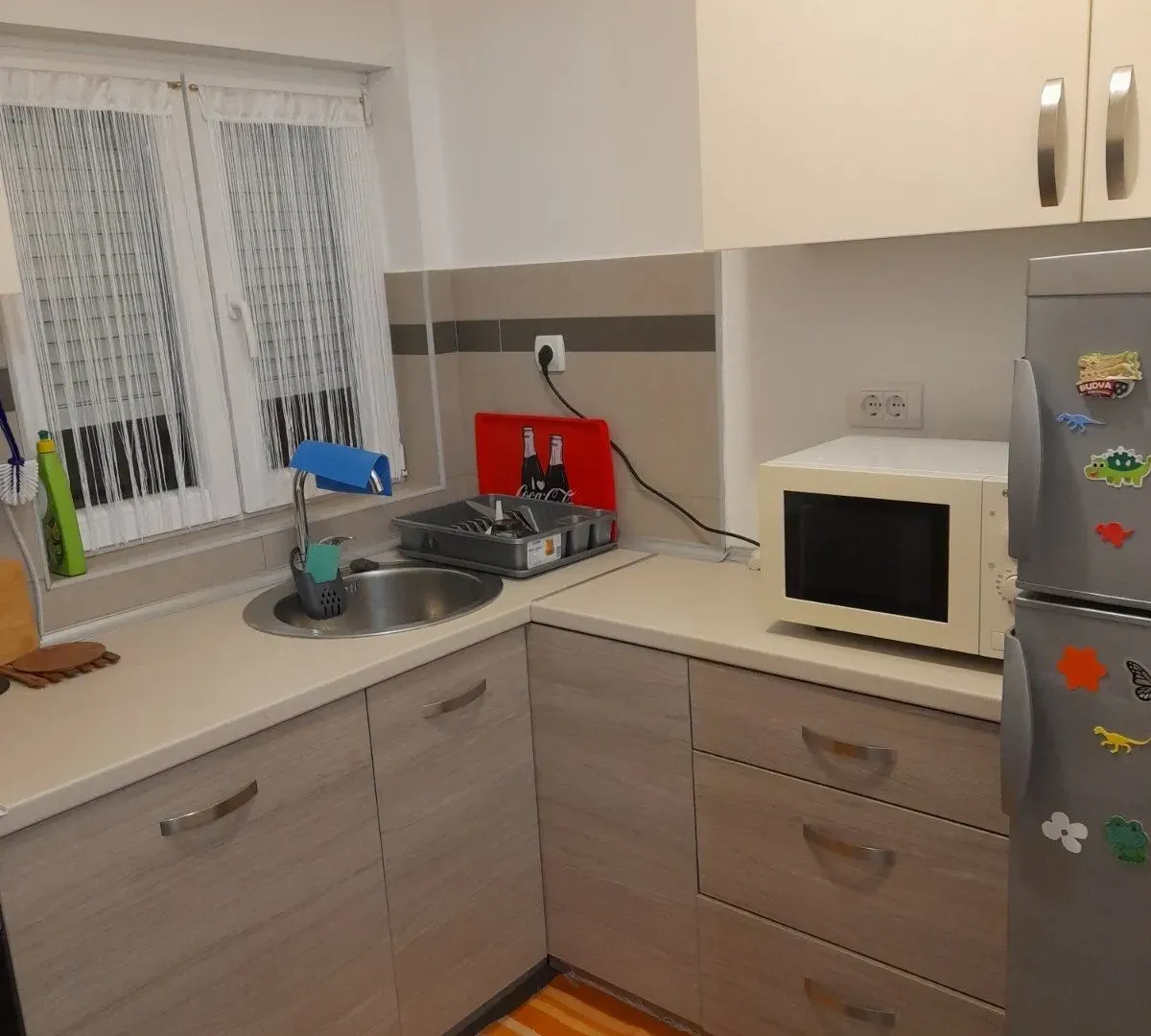 Izdavanje, dvosoban stan, 51m², Kalimanj, Tivat