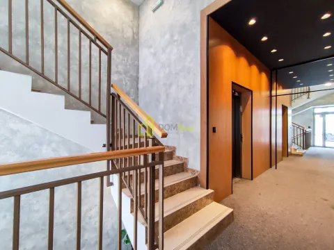 Izdavanje, poslovni prostor, 75m², City Kvart, Podgorica - image 8