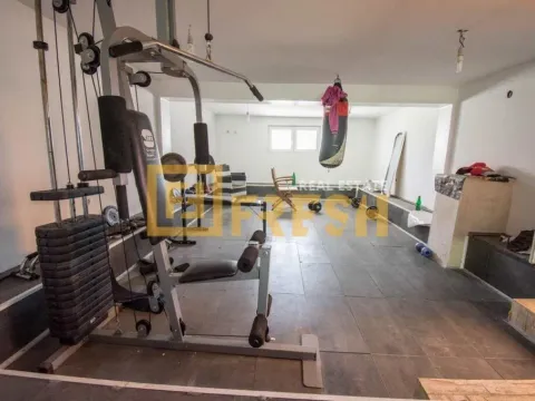 Sale, house, 550m², Zabjelo, Podgorica - image 27