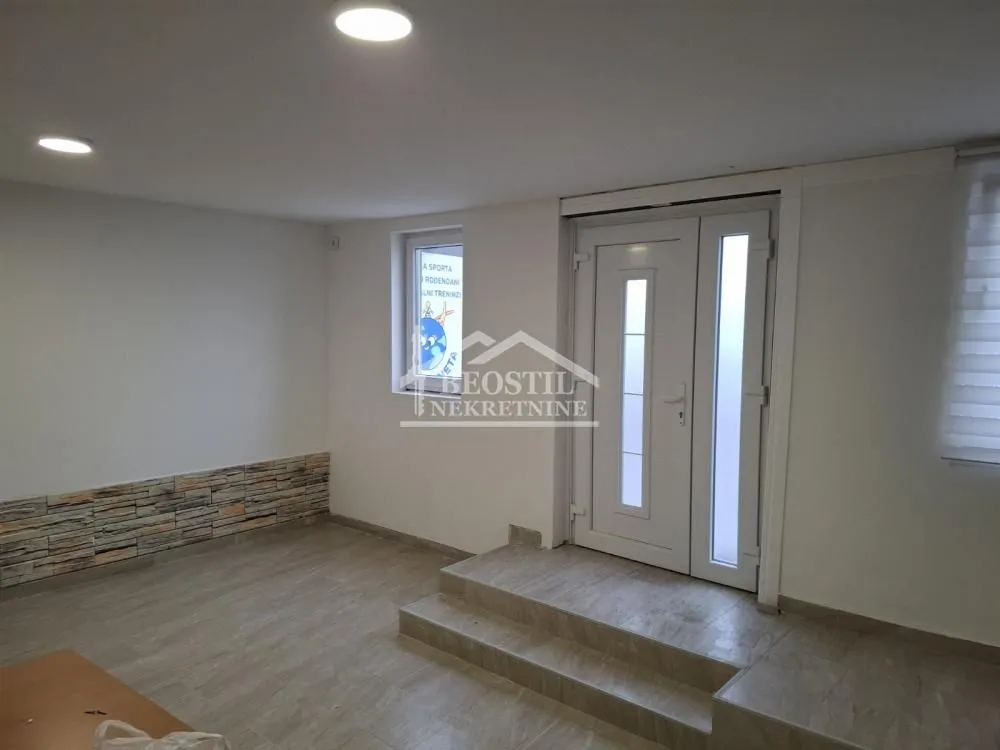 Izdavanje, poslovni prostor, 400m², Ledine, Beograd