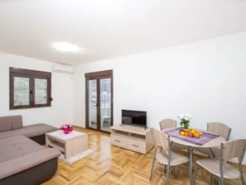 Sale, one bedroom apartment, 47m², Bečići, Budva - image 4