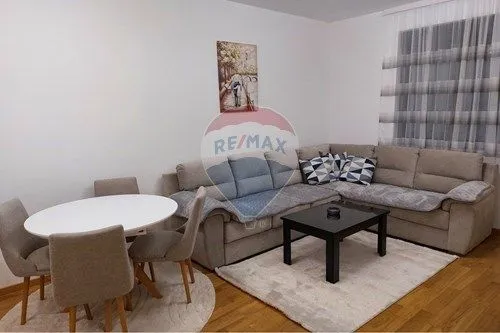 Izdavanje, dvosoban stan, 53m², City Kvart, Podgorica