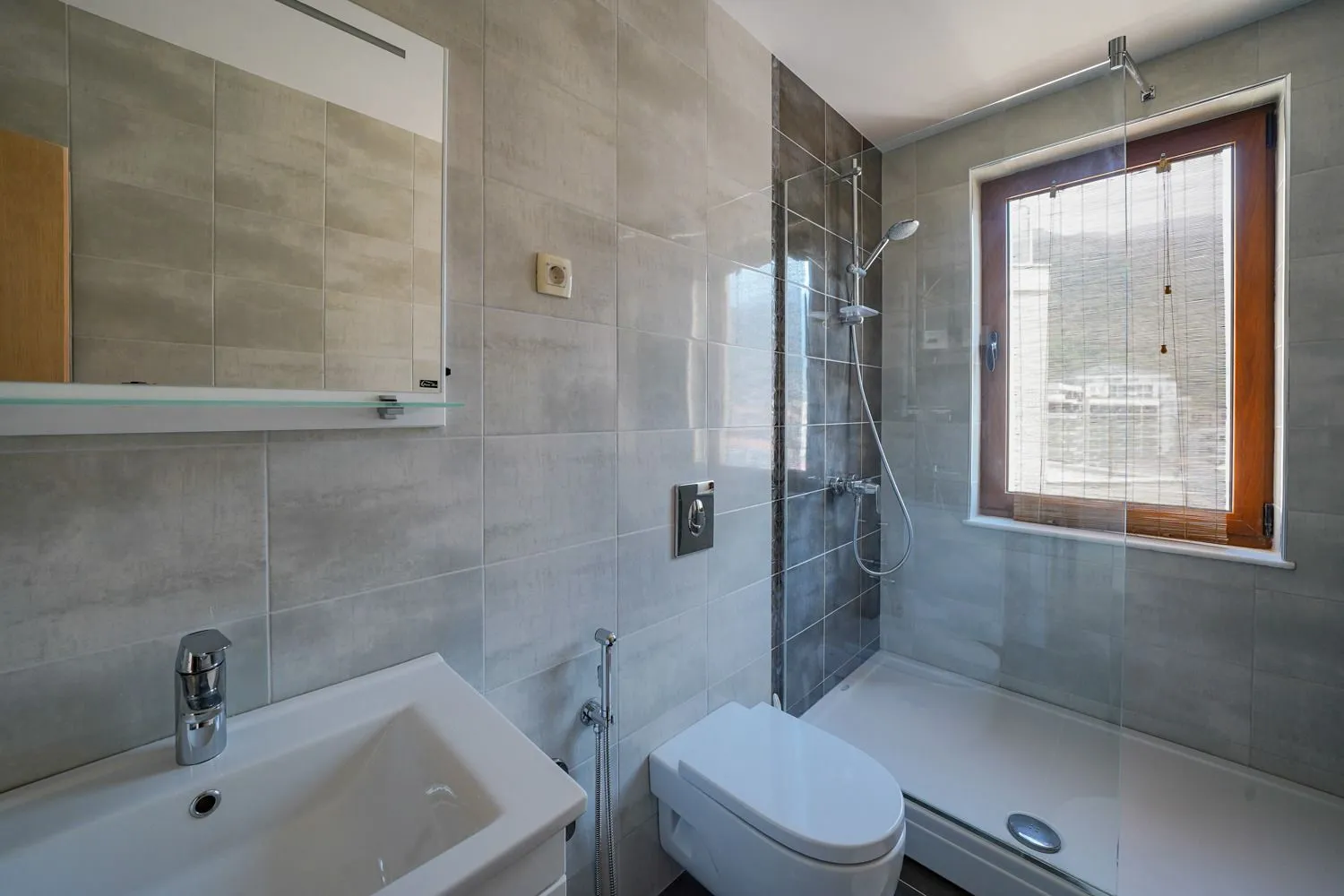 Sale, two bedroom apartment, 96m², Bečići, Budva