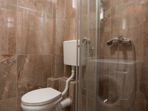 Izdavanje, garsonjera, 30m², Bečići, Budva - image 12