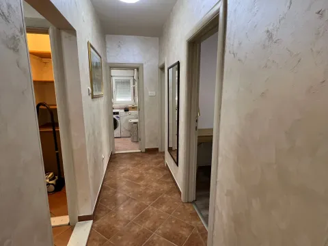 Izdavanje, trosoban stan, 108m², Momišići, Podgorica - image 10