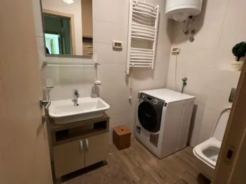Izdavanje, dvosoban stan, 75m², City Kvart, Podgorica - image 11