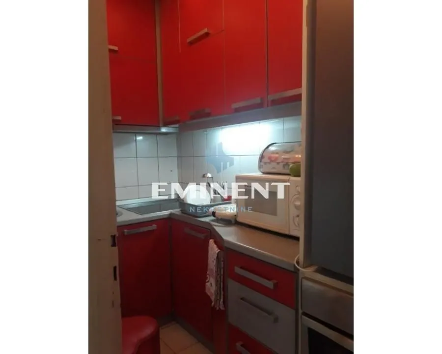 Rent, two bedroom apartment, 41m², Kalenić Pijaca, Vračar Sve Podlokacije