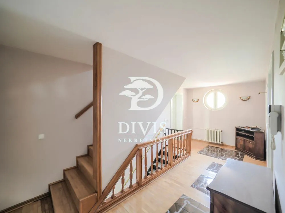 Sale, house, 171m², Voždovac Sve Podlokacije, Beograd