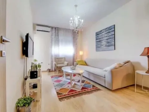 Izdavanje, jednosoban stan, 52m², City Kvart, Podgorica