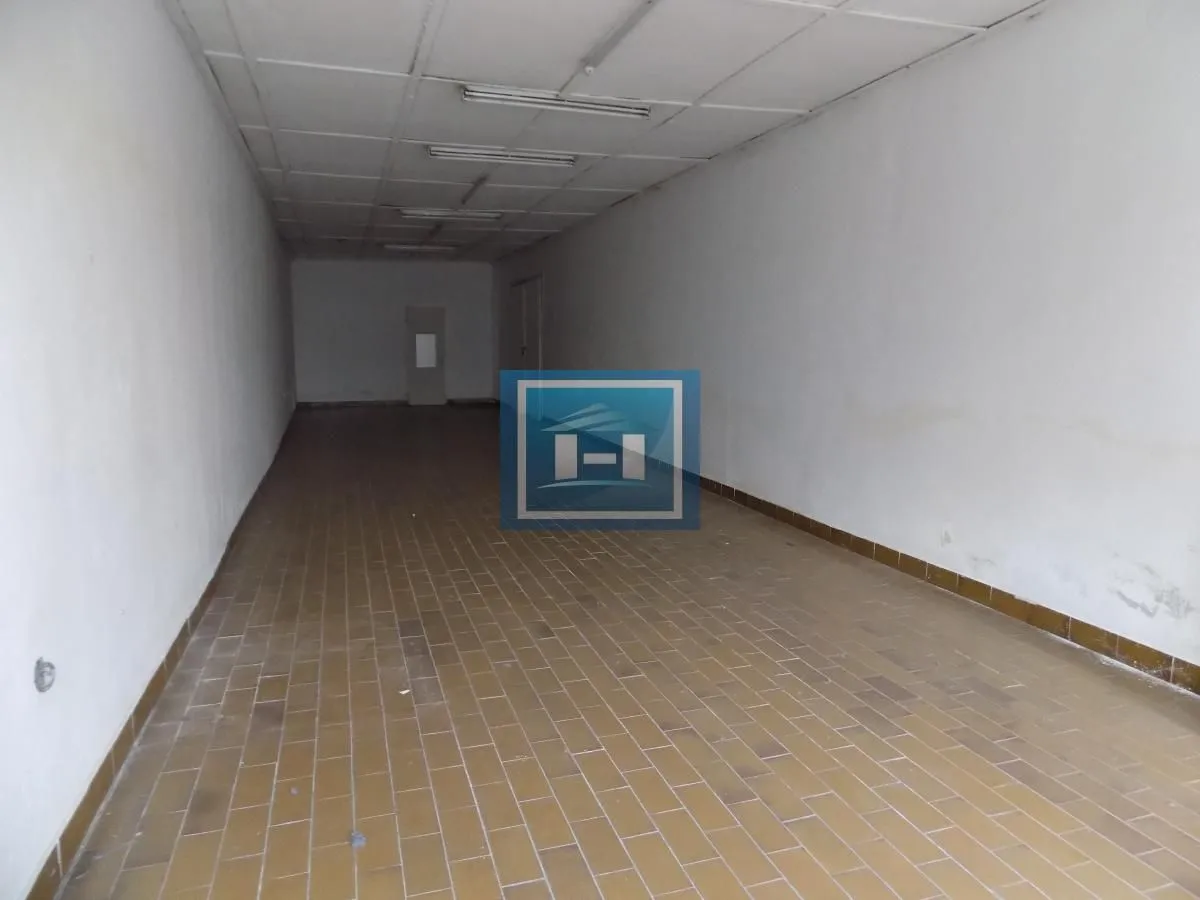 Izdavanje, poslovni prostor, 90m², Paraćin, Srbija