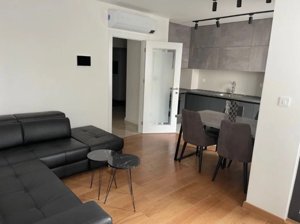 Izdavanje, dvosoban stan, 65m², Tološka šuma, Podgorica