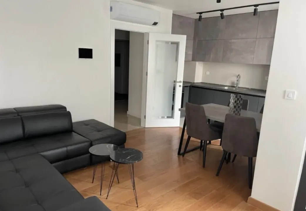 Izdavanje, dvosoban stan, 65m², Tološka šuma, Podgorica