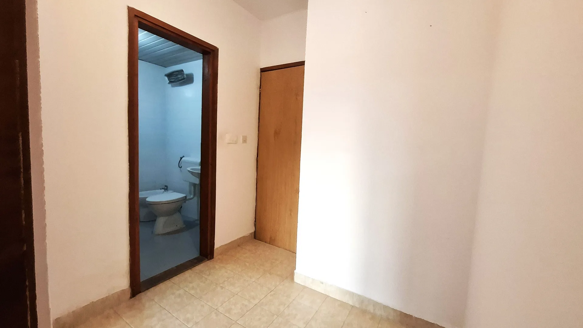 Izdavanje, dvosoban stan, 73m², Makedonsko naselje, Bar