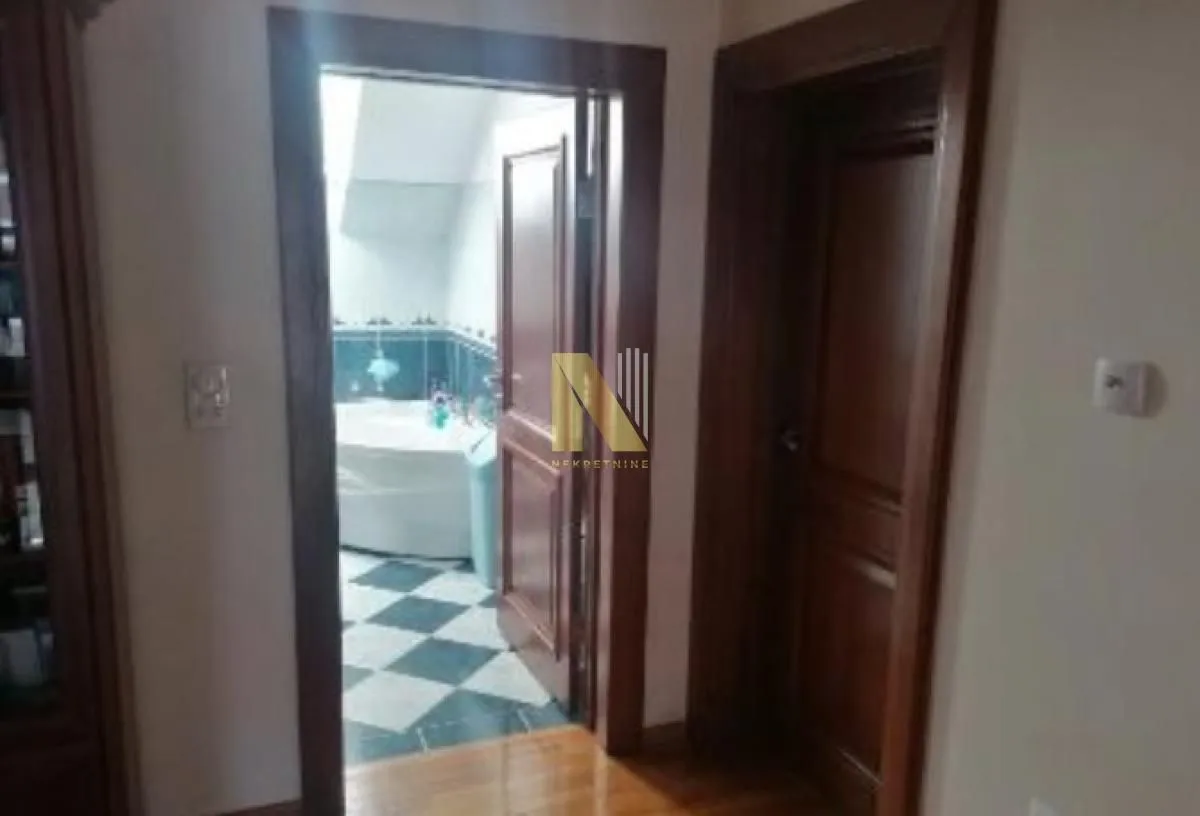 Rent, office space, 800m², Sajlovo, Novi Sad Sve Podlokacije