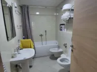 Izdavanje, dvosoban stan, 75m², Bečići, Budva - image 9