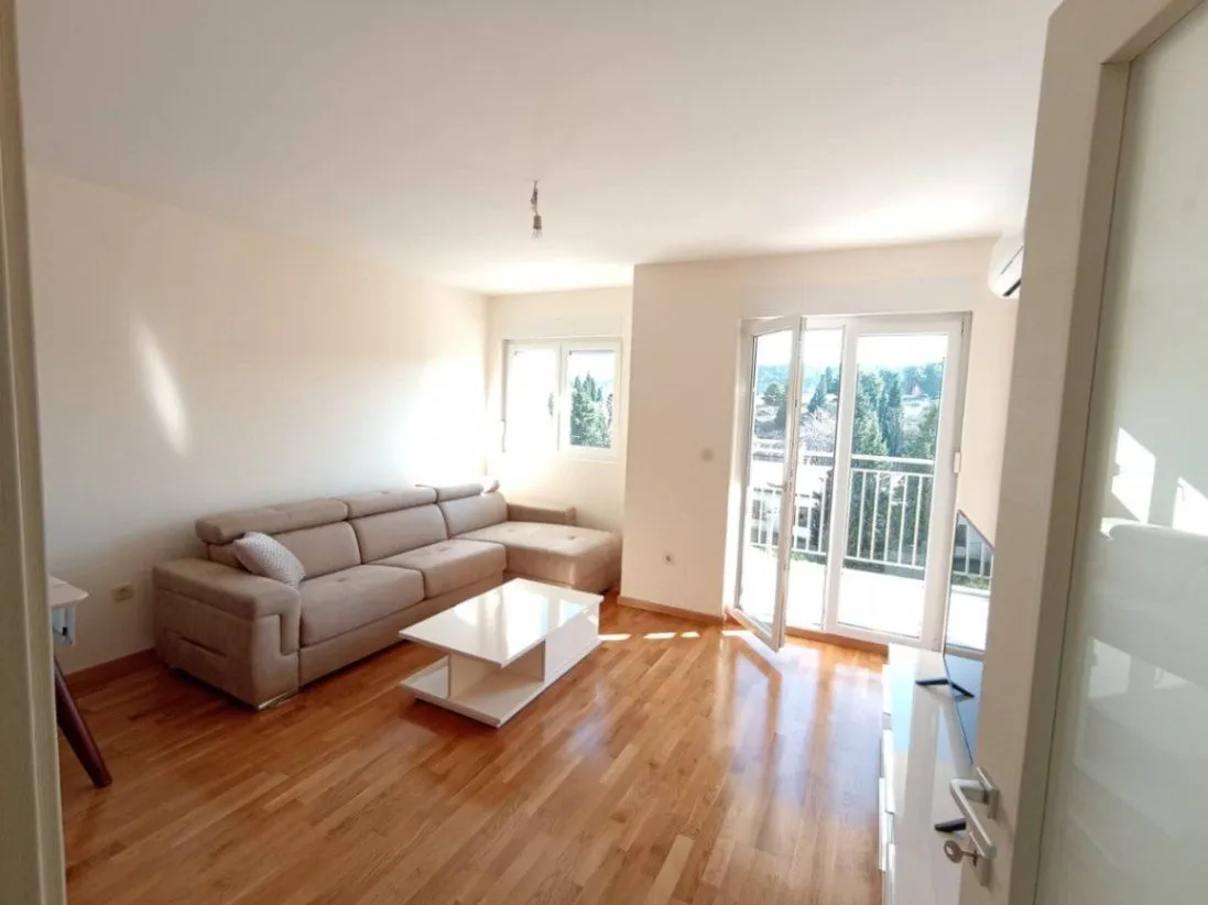 Izdavanje, trosoban stan, 70m², Zagorič, Podgorica