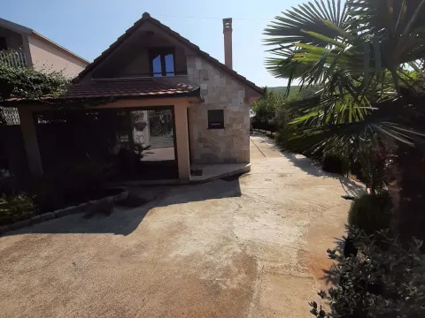 Izdavanje, kuća, 100m², Mareza, Podgorica - image 3