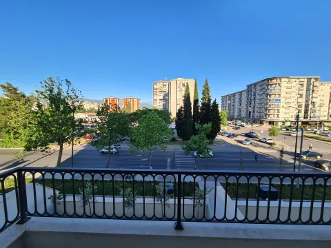 Izdavanje, dvosoban stan, 45m², Pobrežje, Podgorica - image 3