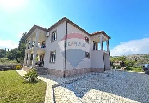 Izdavanje, kuća, 242m², Zagorič, Podgorica - image 15