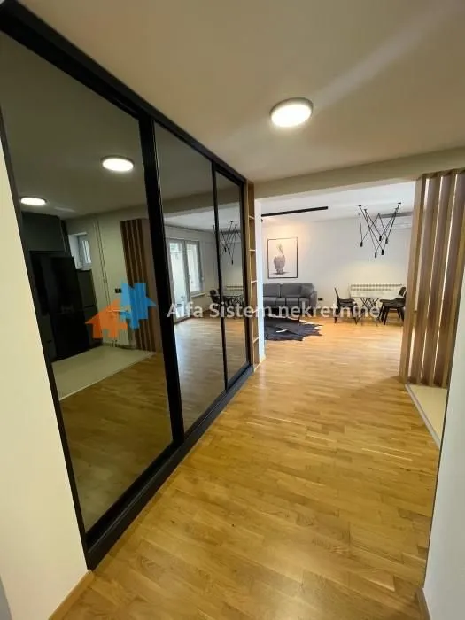 Izdavanje, četvorosoban stan, 100m², Sarajevska, Beograd