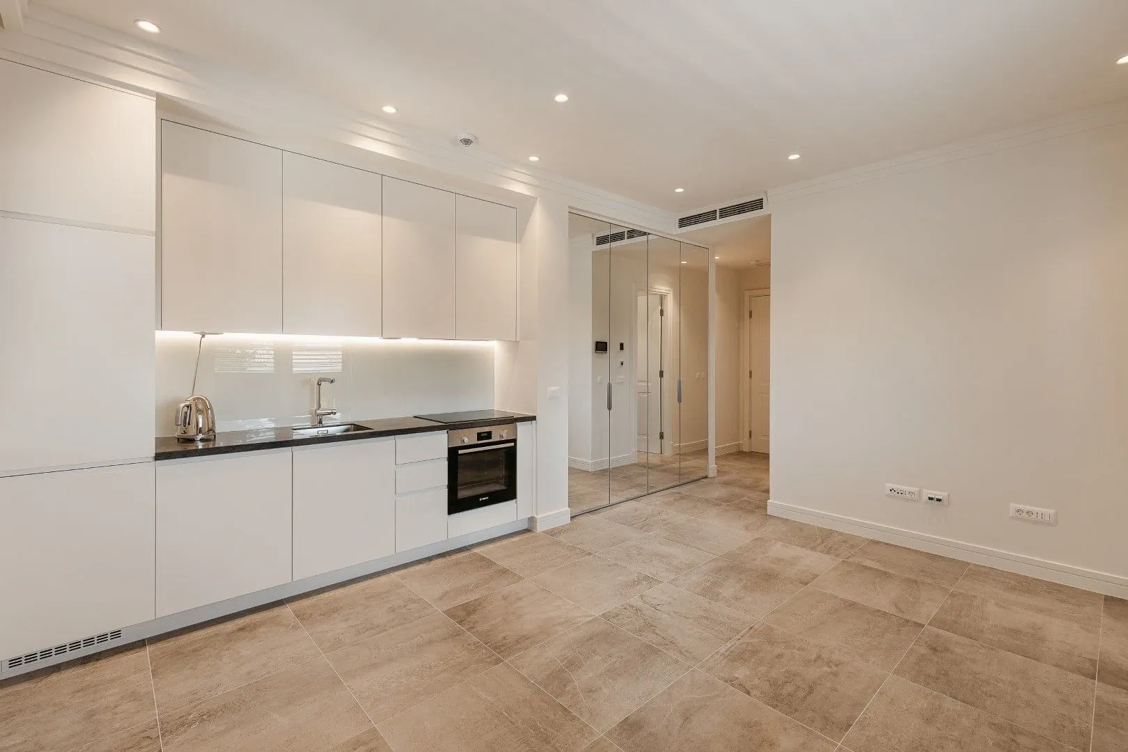 Prodaja, garsonjera, 37m², Kotor, Crna Gora