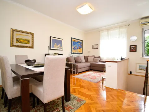 Prodaja, četvorosoban stan, 150m2, Centar, Podgorica Prodaja, četvorosoban stan, 150m2, Centar, Podgorica