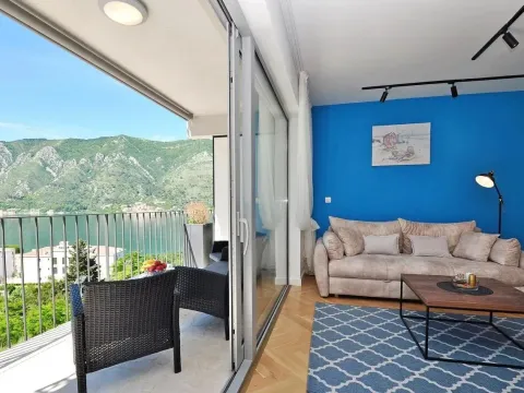 Prodaja, jednosoban stan, 52m², Dobrota, Kotor - image 8
