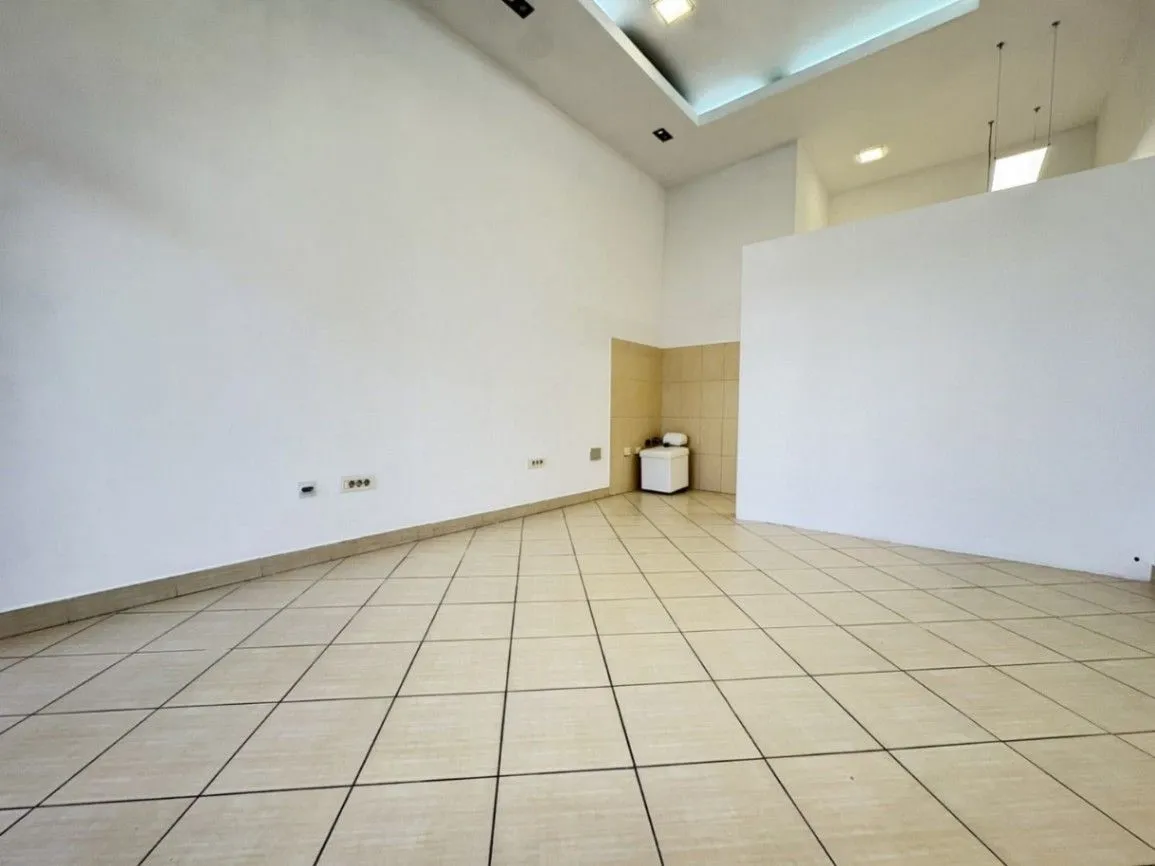 Izdavanje, poslovni prostor, 23m², Stari Aerodrom, Podgorica