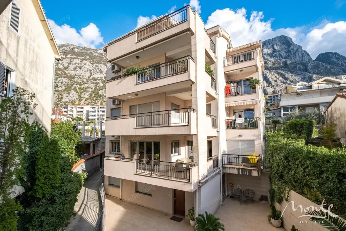 Prodaja, trosoban stan, 114m², Dobrota, Kotor