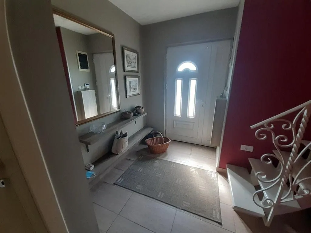 Prodaja, kuća, 180m², Podgorica, Crna Gora