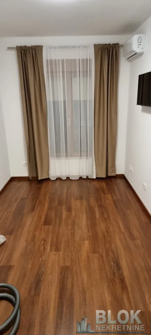 Izdavanje, dvosoban stan, 75m², City Kvart, Podgorica