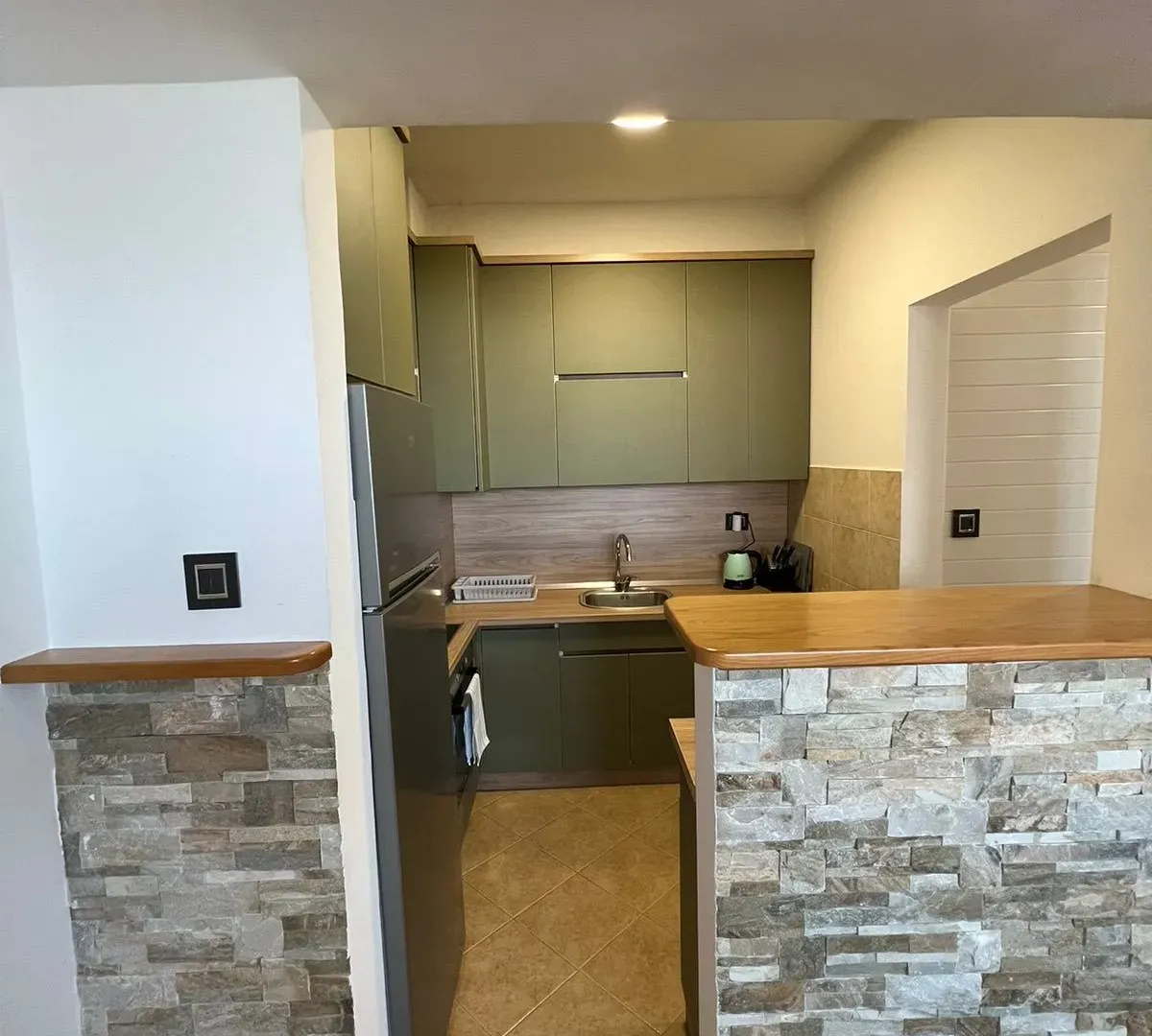 Izdavanje, dvosoban stan, 71m², Stari Aerodrom, Podgorica