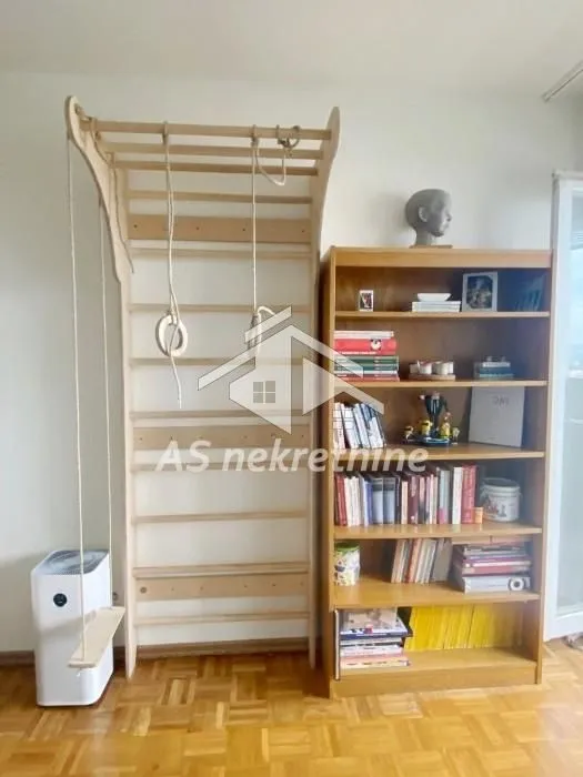 Izdavanje, četvorosoban stan, 120m², Voždovačka Crkva, Voždovac Sve Podlokacije