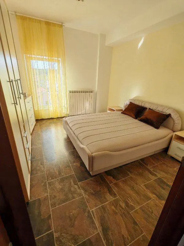 Rent, four bedroom apartment, 120m², Rakovica, Beograd
