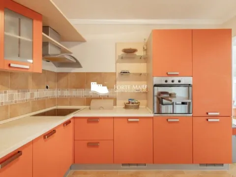 Sale, three bedroom apartment, 244m², Herceg Novi, Crna Gora - image 4