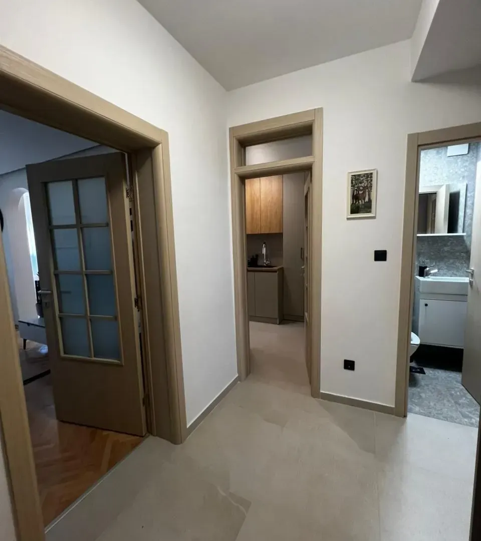 Izdavanje, trosoban stan, 102m², Preko Morače, Podgorica