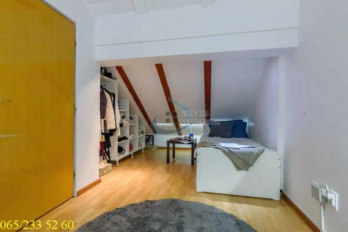 Sale, four bedroom apartment, 104m², Stari Grad, Beograd
