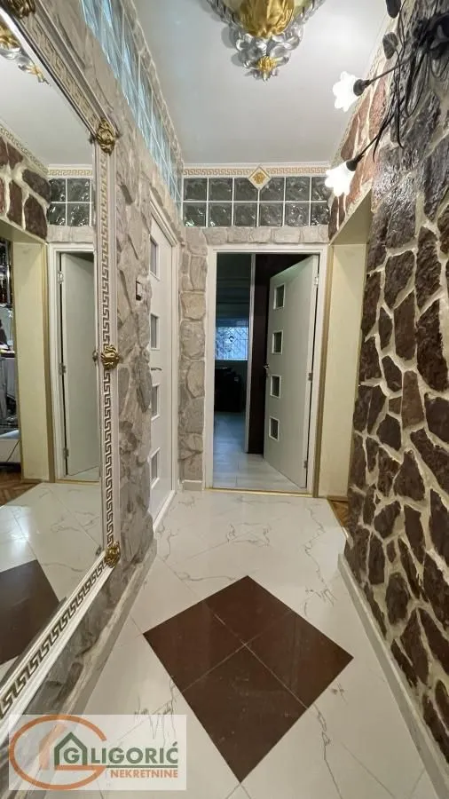 Sale, three bedroom apartment, 57m², Karaburma, Palilula Sve Podlokacije