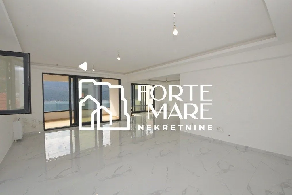 Prodaja, dvosoban stan, 124m², Đenovići, Herceg Novi
