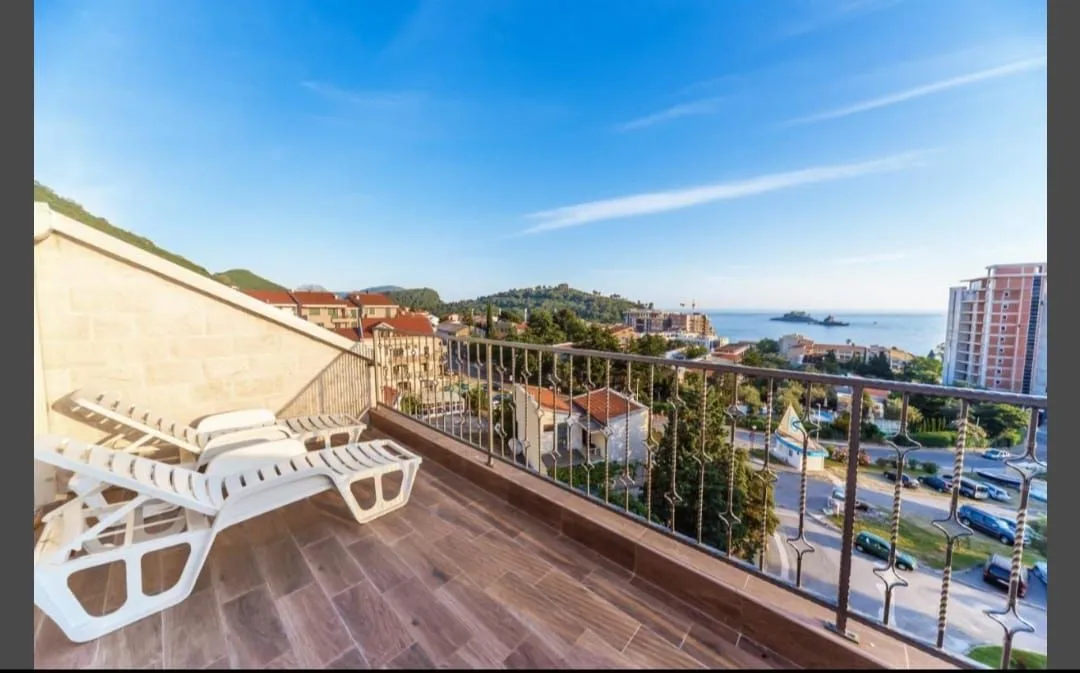 Rent, two bedroom apartment, 120m², Petrovac, Budva